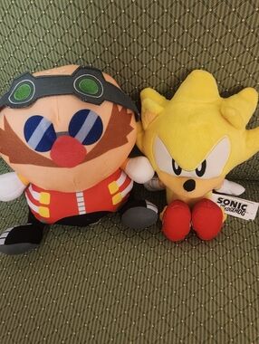 Official Sonic The Hedgehog Super Plush - Yellow Super Sonic & Eggman, Set